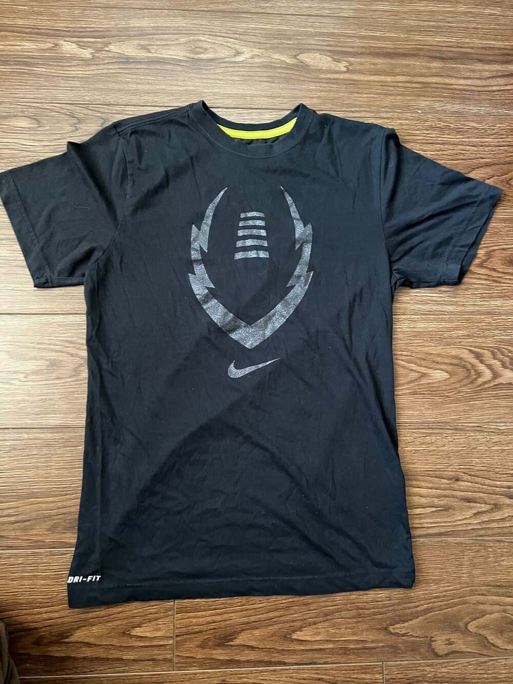 Nike Dri-FIT Football Graphic T-Shirt Size S Black